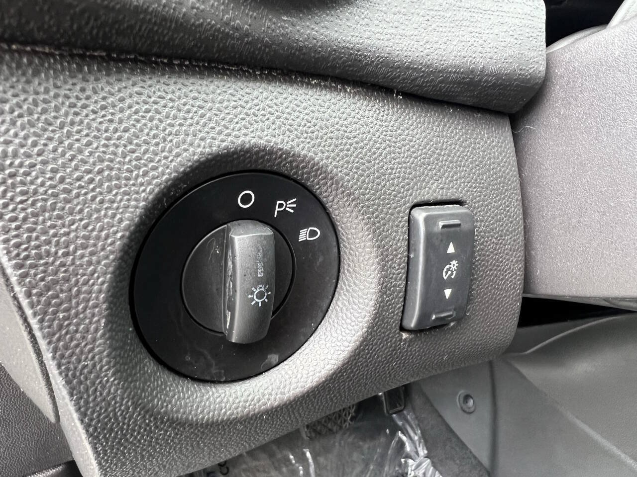 Used 2012 Ford Fiesta SES FWD image 22