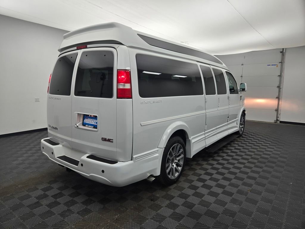 Used 2020 GMC Savana 2500 Extended w/ Enhanced Convenience Package image 3
