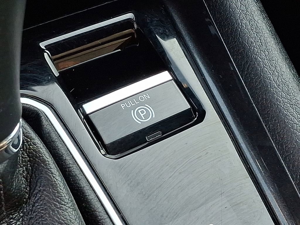 Used 2024 Jeep Compass Latitude image 23