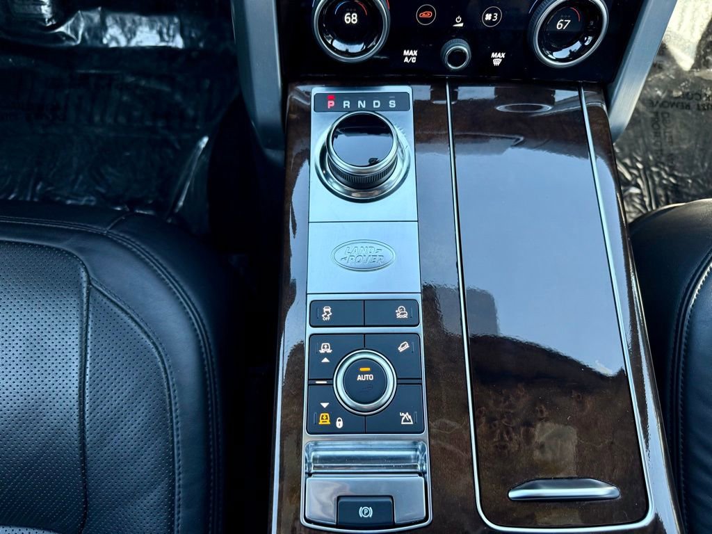 Used 2018 Land Rover Range Rover HSE image 16