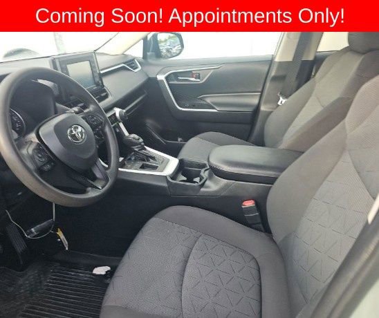 Used 2020 Toyota RAV4 XLE FWD image 3