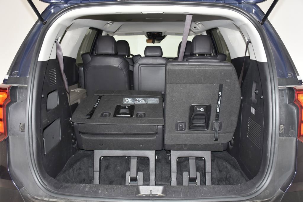 Used 2025 Kia Carnival FWD image 29