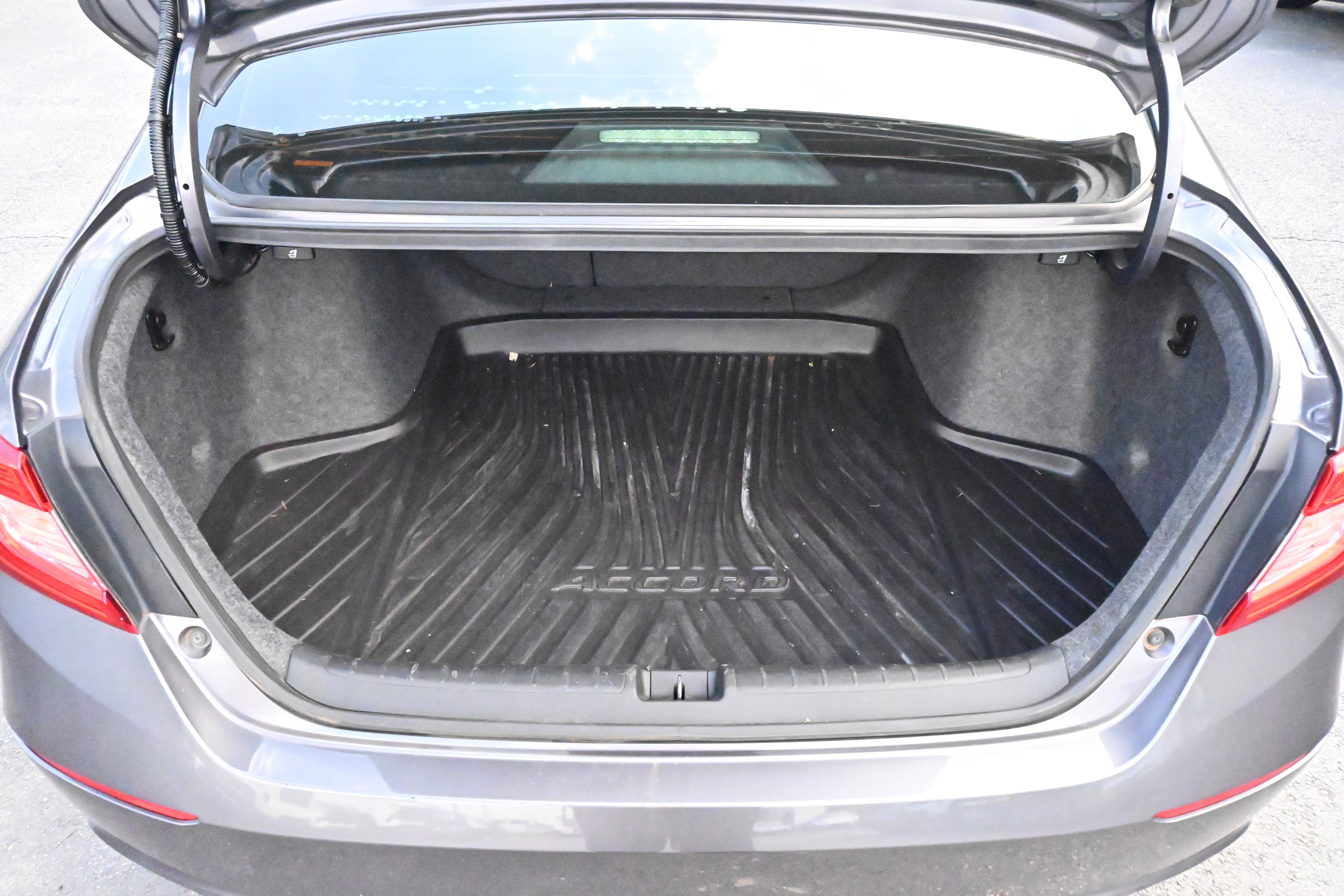 Used 2019 Honda Accord EX-L image 14