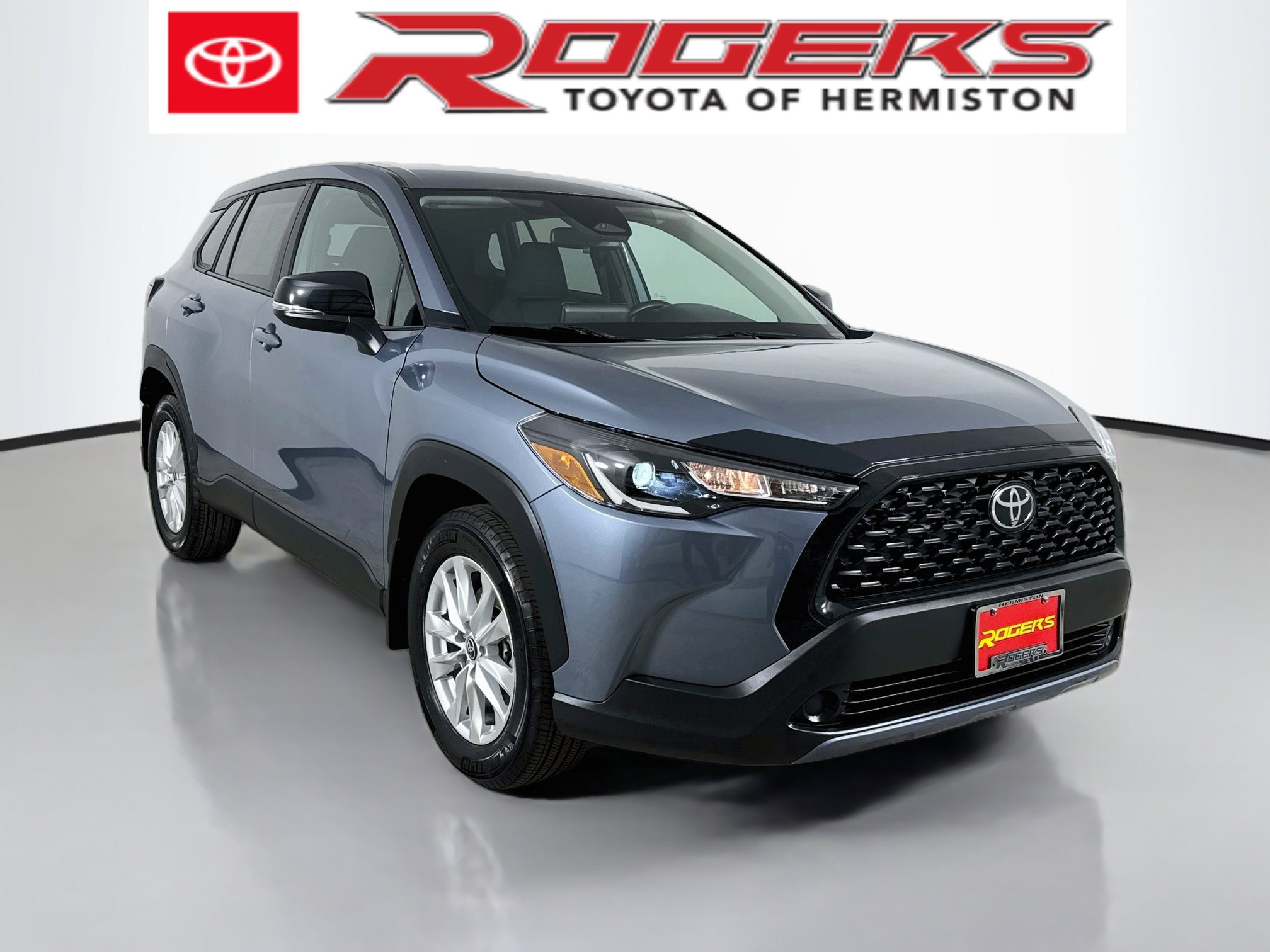 Used 2025 Toyota Corolla Cross LE AWD/4WD image 1