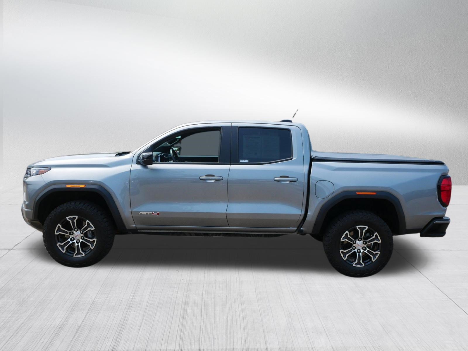 Used 2023 GMC Canyon AT4 w/ Canyon Safety Plus Package AWD/4WD image 4