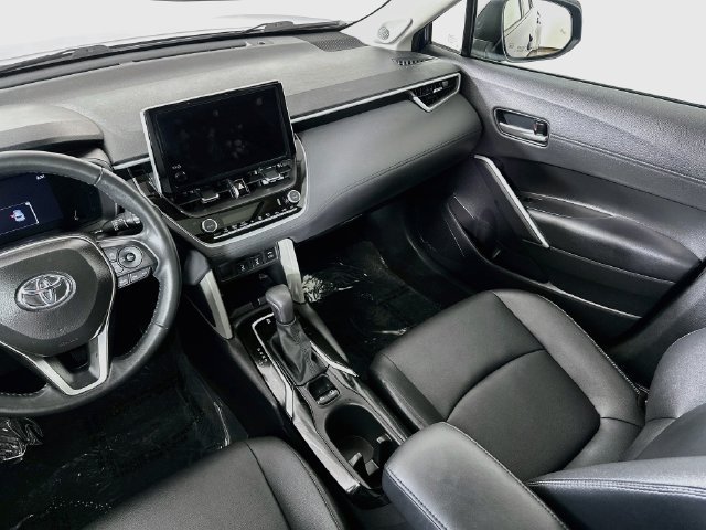 Used 2025 Toyota Corolla Cross XLE w/ Convenience Package AWD/4WD image 30