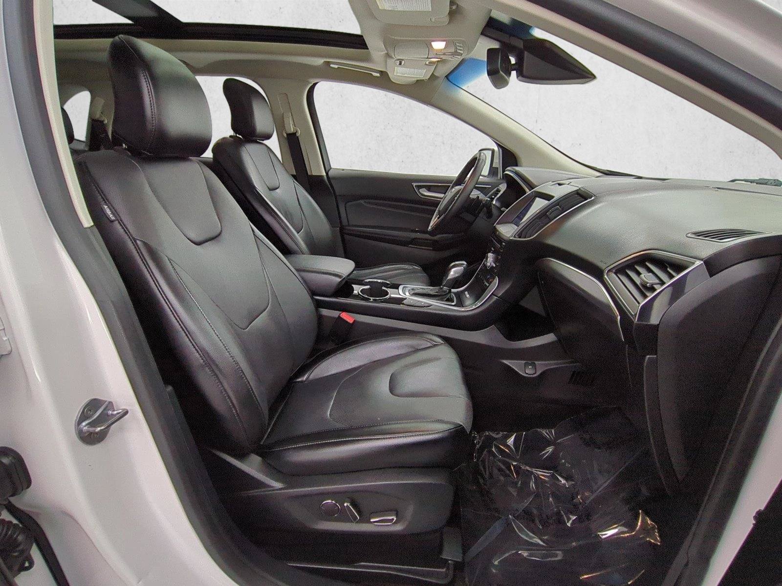 Used 2018 Ford Edge Titanium w/ Equipment Group 302A AWD/4WD image 25