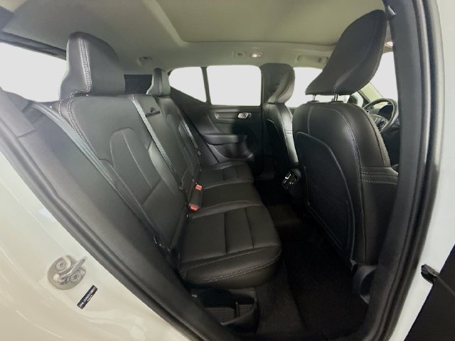 Used 2026 Volvo XC40 B5 Plus AWD/4WD image 26