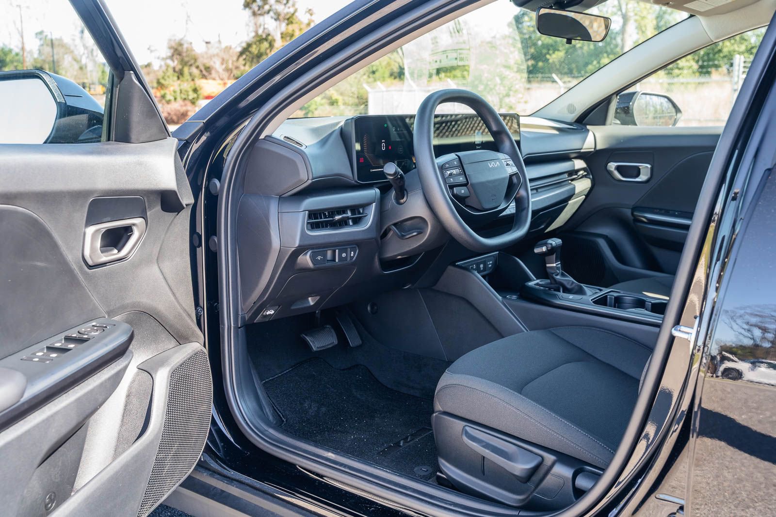New 2026 Kia K4 LXS image 13