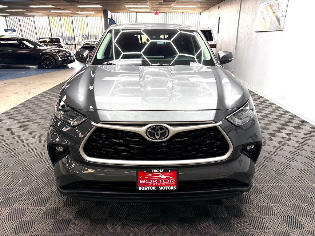 Used 2020 Toyota Highlander LE FWD image 6
