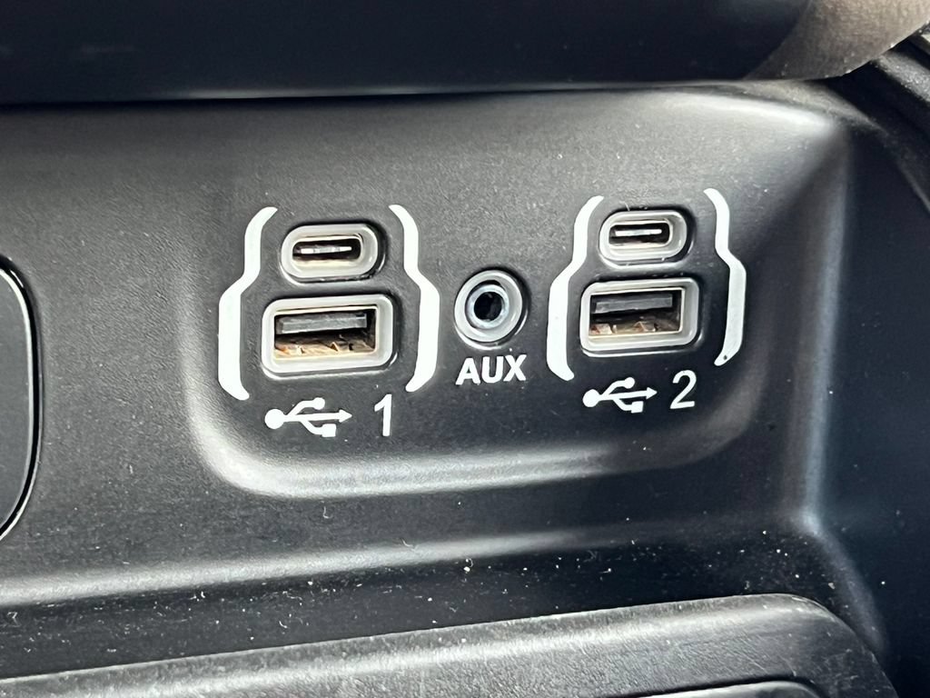 Used 2019 RAM 1500 Laramie AWD/4WD image 35
