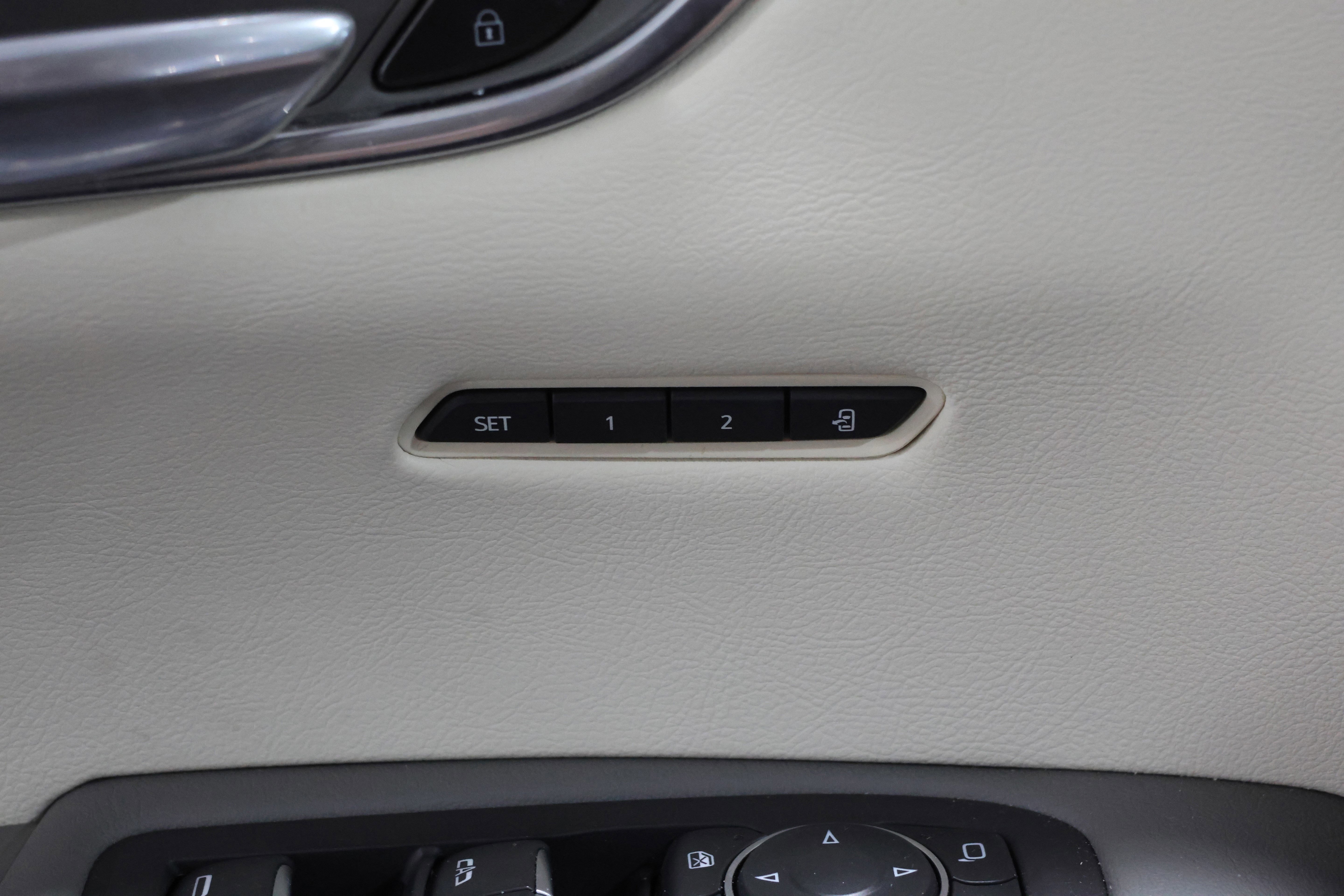 Used 2020 Cadillac XT5 Premium Luxury image 13