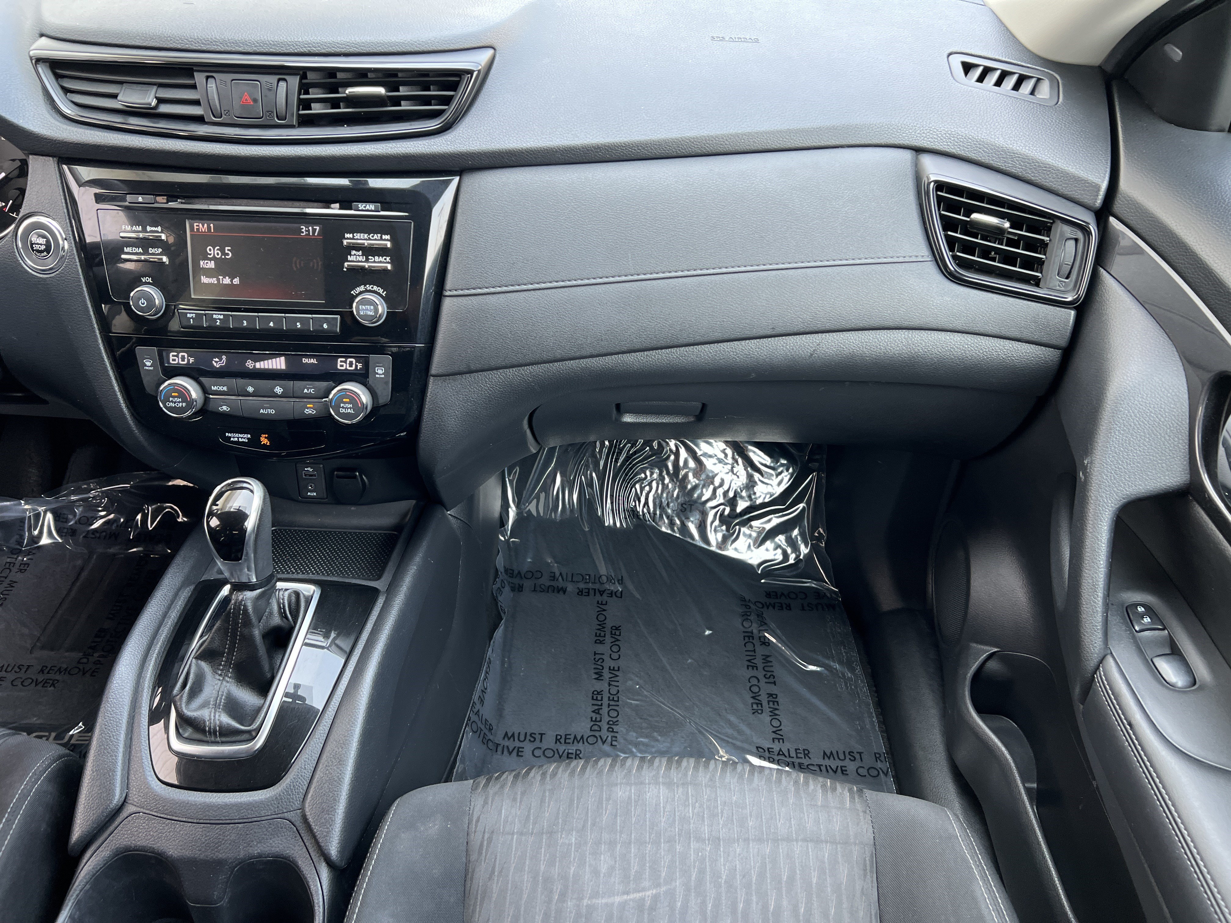 Used 2017 Nissan Rogue SV AWD/4WD image 33