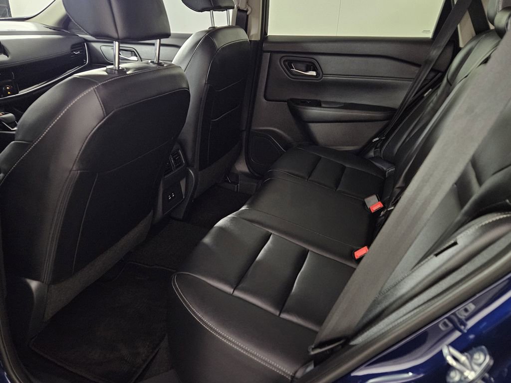 Used 2025 Nissan Rogue SL image 25