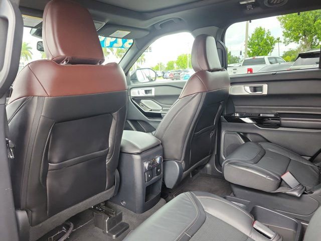 Certified 2021 Ford Explorer Platinum w/ Equipment Group 601A image 16