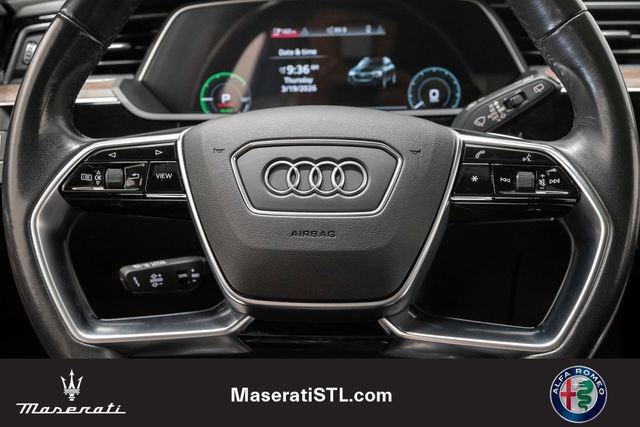 Used 2023 Audi e-tron Premium Plus w/ Premium Plus Package image 11