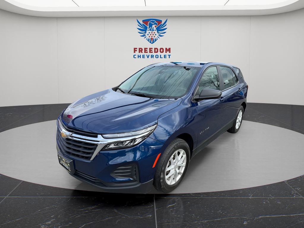 Used 2023 Chevrolet Equinox LS w/ Driver Confidence II Package AWD/4WD image 1
