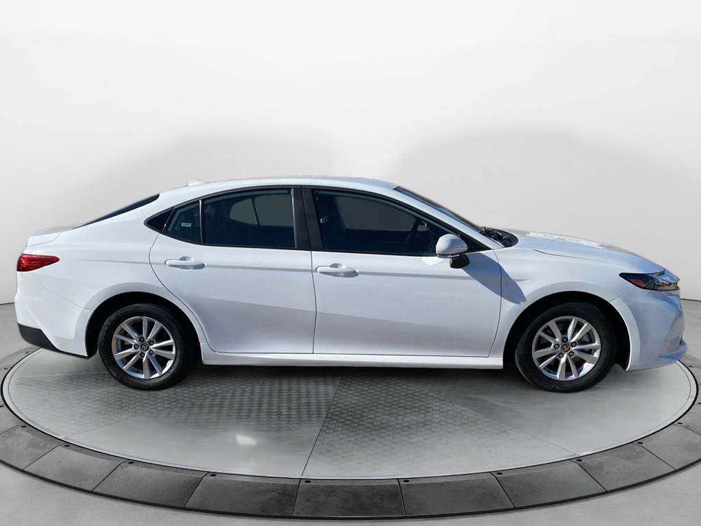 Used 2025 Toyota Camry LE FWD image 4