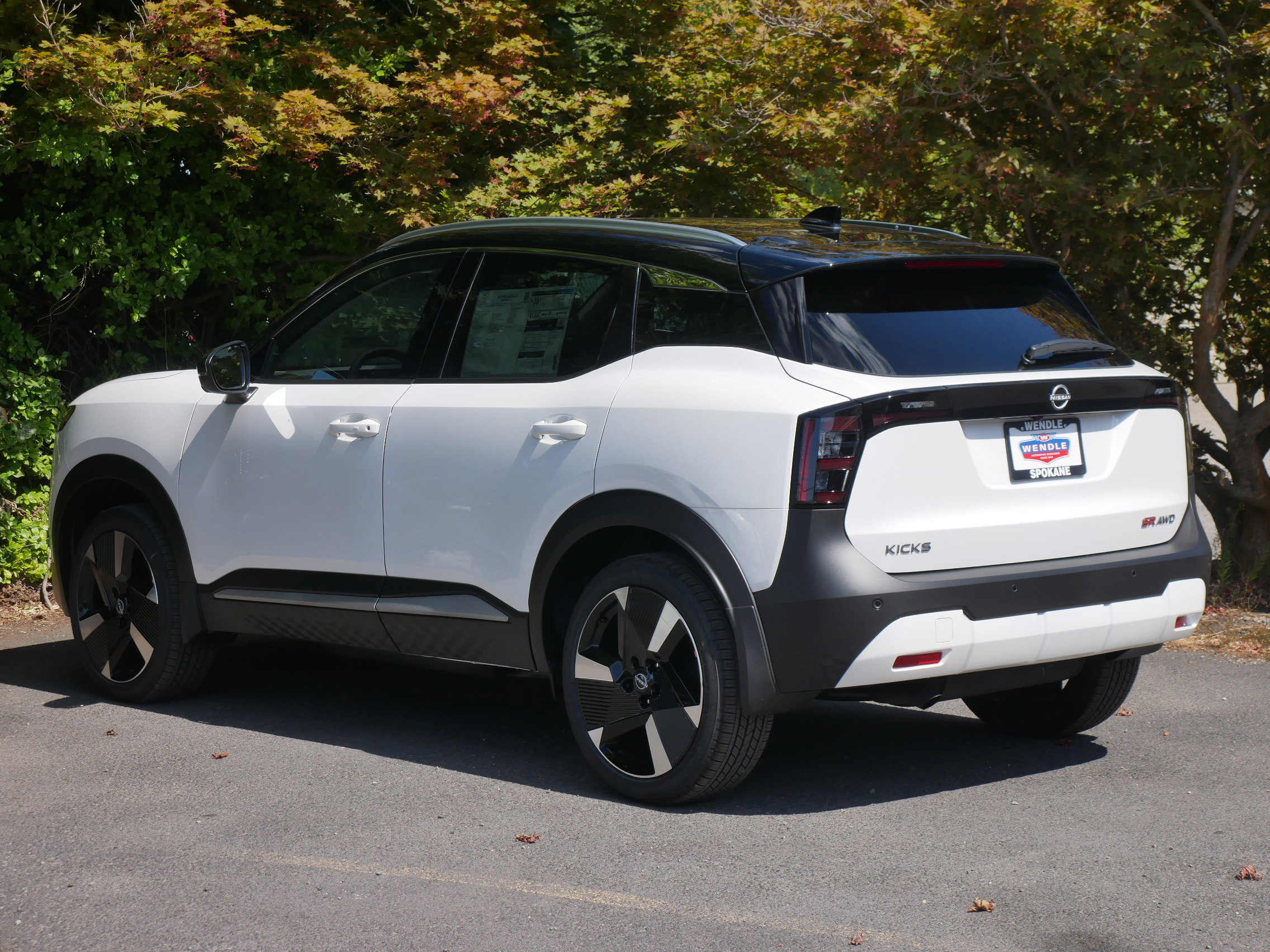 New 2025 Nissan Kicks SR w/ SR Premium Package image 17