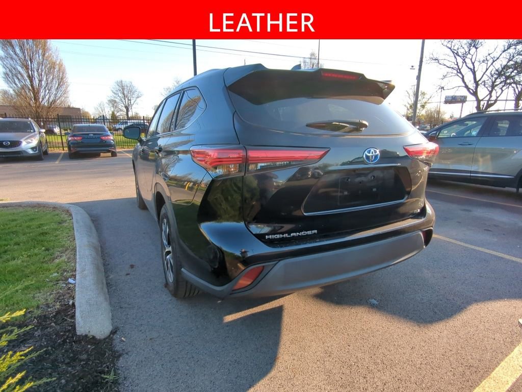 Used 2022 Toyota Highlander XLE image 4