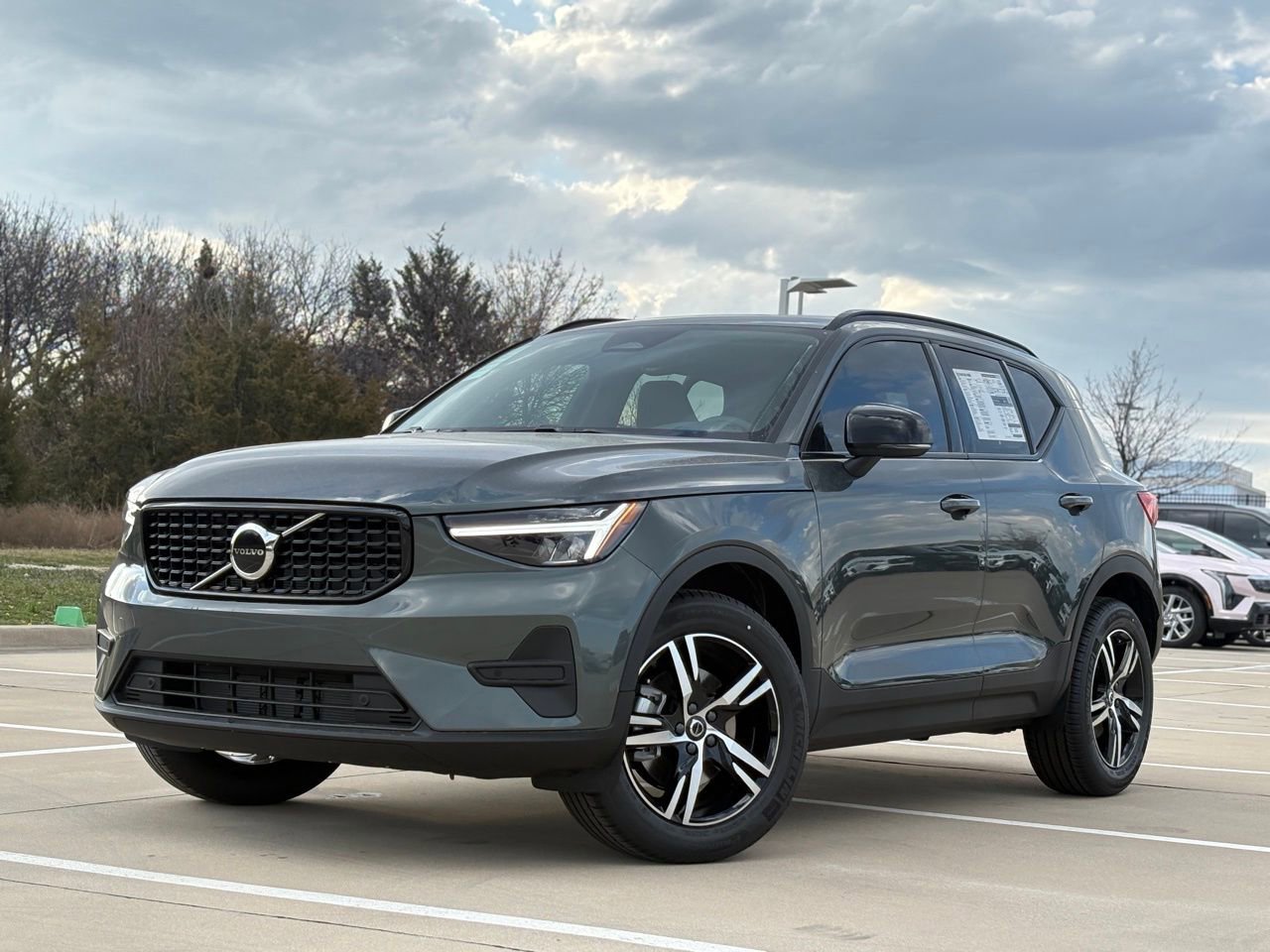 New 2026 Volvo XC40 B5 Core w/ Climate Package video 2