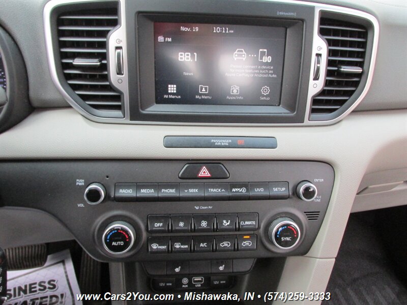Used 2018 Kia Sportage LX w/ LX Technology Package image 28