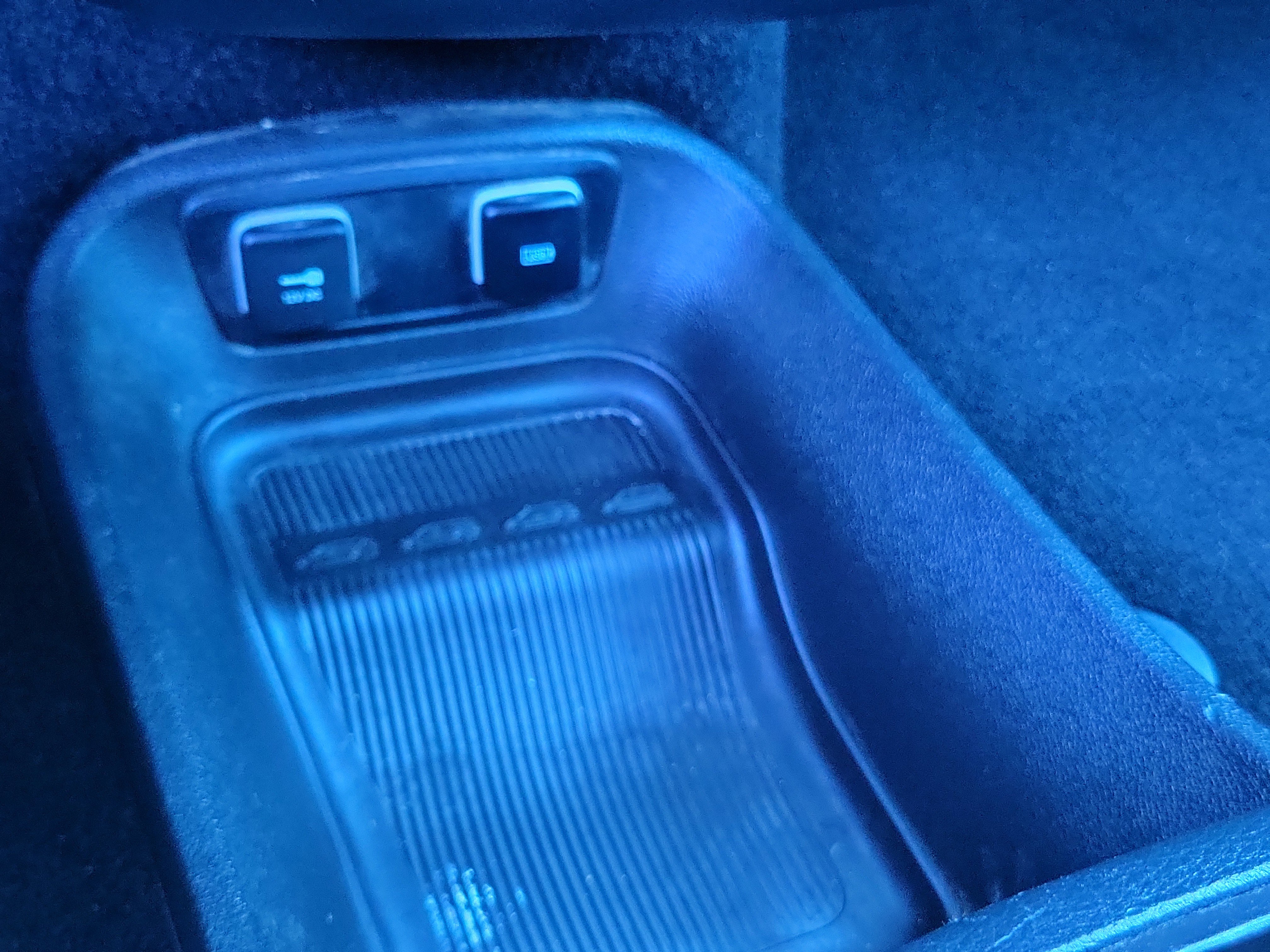 Used 2019 Chrysler Pacifica Limited w/ Advanced Safetytec Group FWD image 19