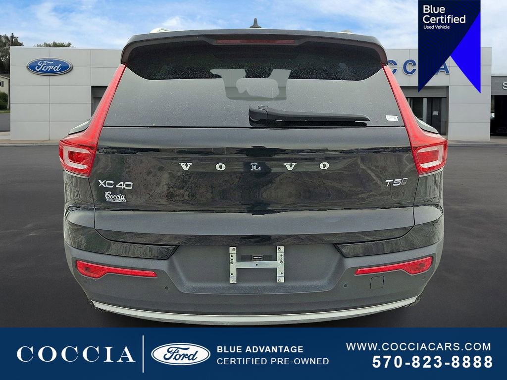 Used 2020 Volvo XC40 T5 Momentum w/ Protection Package Premier image 5