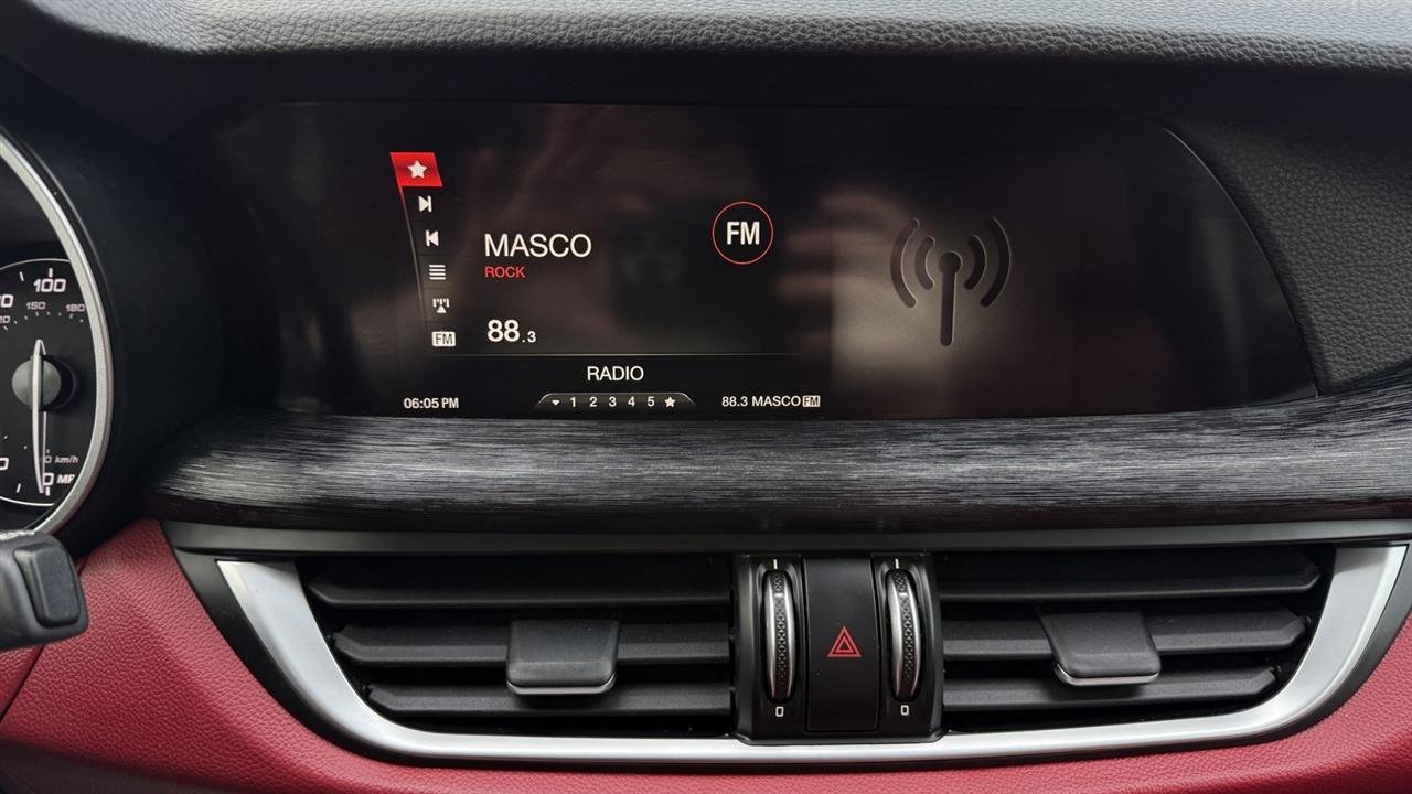 Used 2019 Alfa Romeo Stelvio AWD image 48