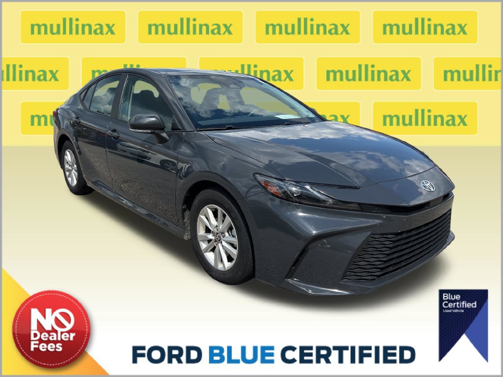 Used 2025 Toyota Camry LE FWD image 1