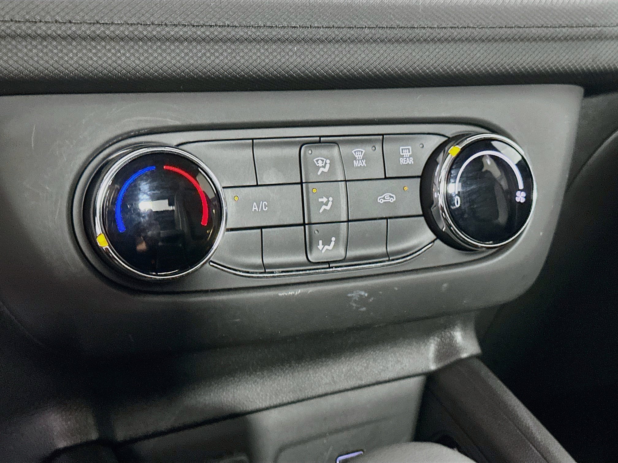 Used 2024 Chevrolet TrailBlazer LS w/ LS Convenience Package FWD image 23