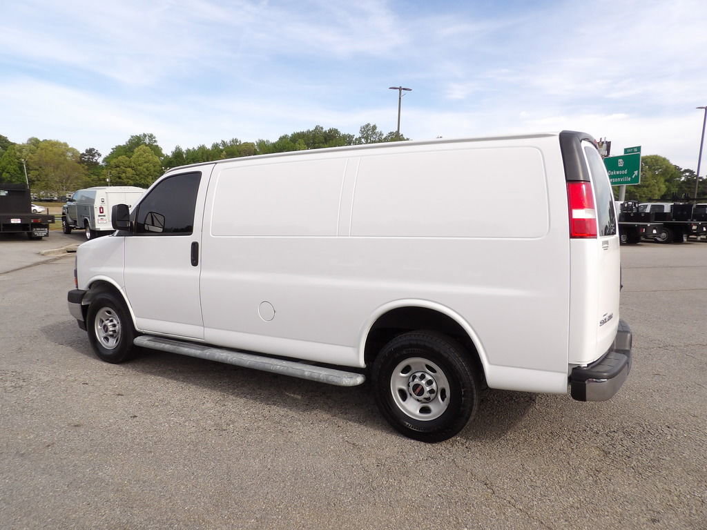 Used 2020 GMC Savana 2500 w/ Driver Convenience Package RWD image 4