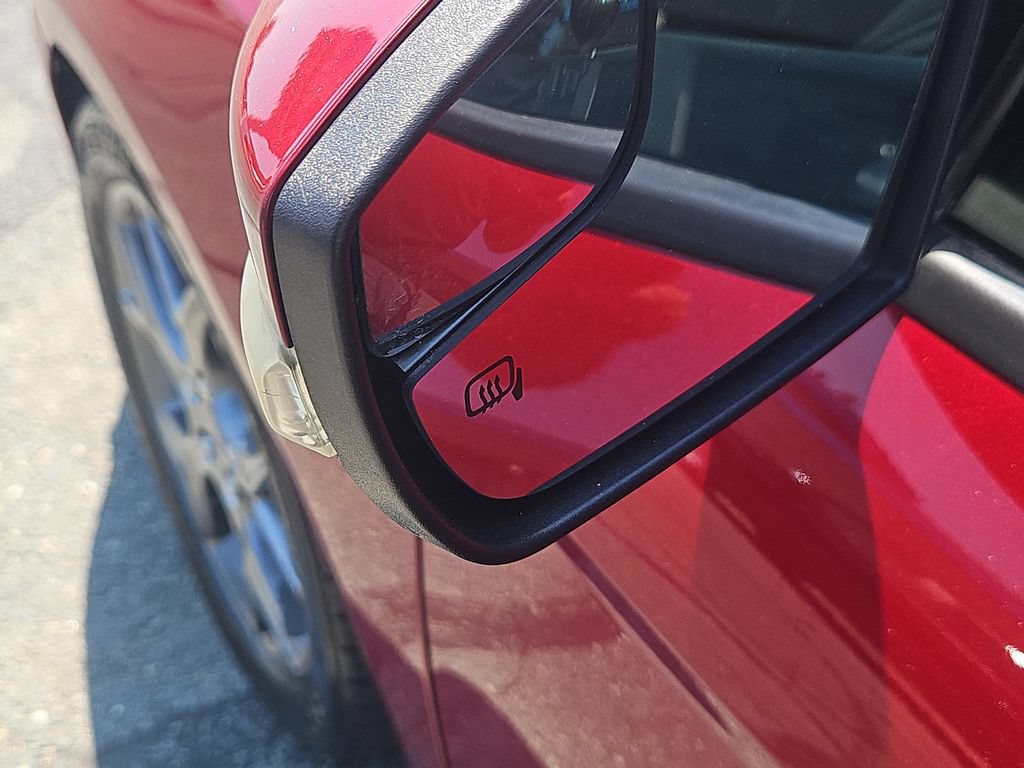 Used 2014 Ford Focus SE w/ Equipment Group 201A FWD image 19