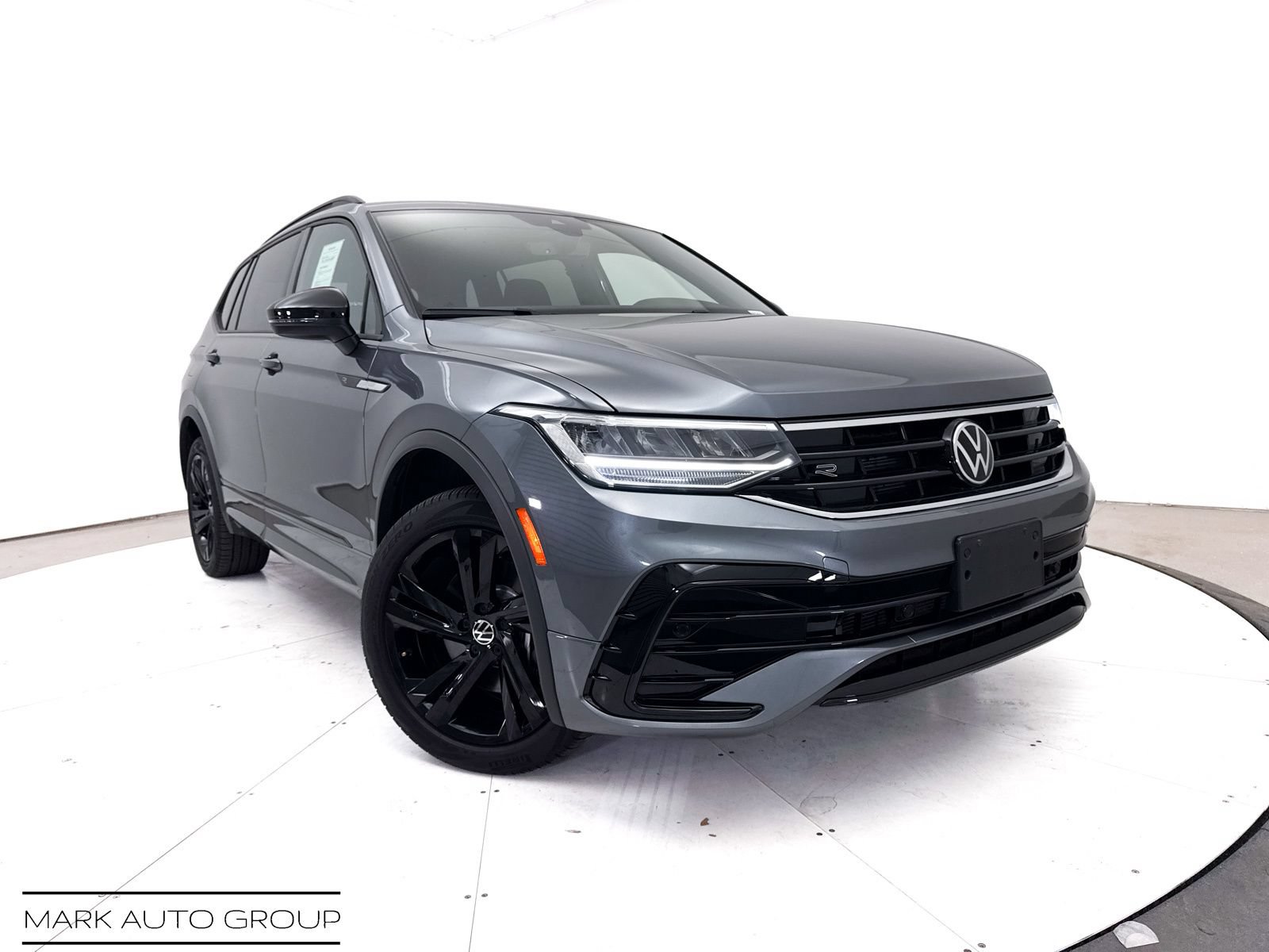Used 2024 Volkswagen Tiguan SE R-Line