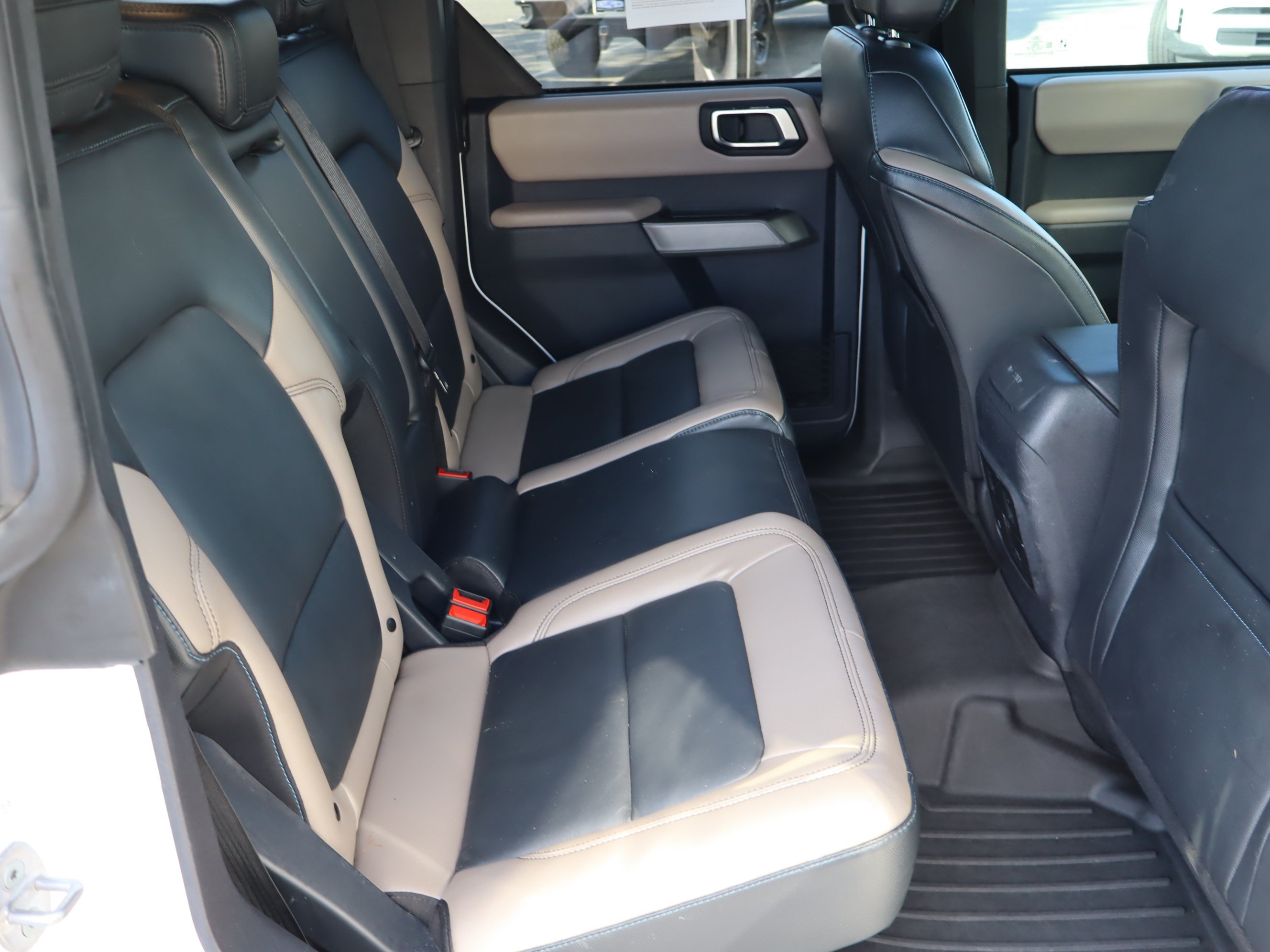 Used 2023 Ford Bronco Wildtrak AWD/4WD image 39