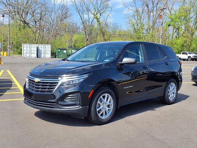 Used 2024 Chevrolet Equinox LS w/ LS Convenience Package AWD/4WD image 1