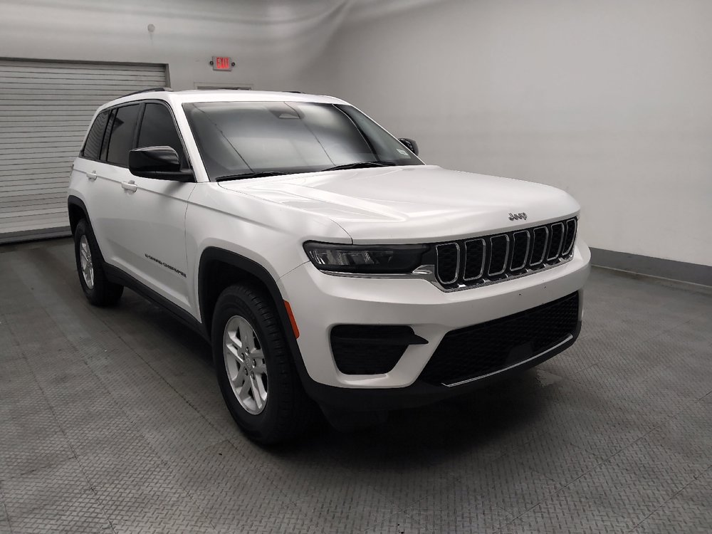 Used 2024 Jeep Grand Cherokee Laredo w/ Trailer Tow Package RWD image 13