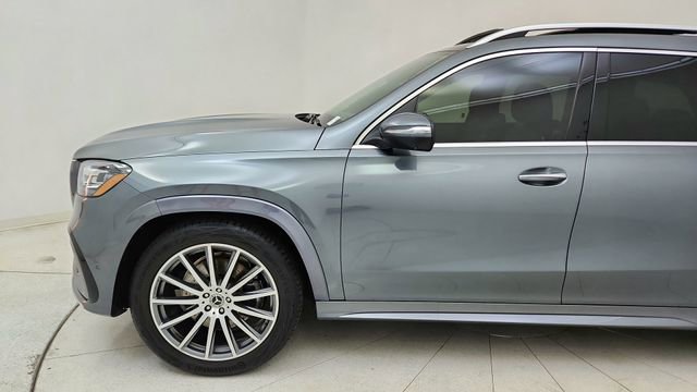 Used 2025 Mercedes-Benz GLS 450 4MATIC image 9
