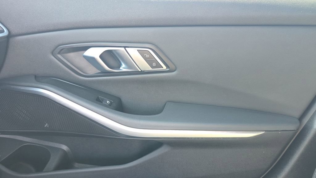 Used 2019 BMW 330i Sedan image 13