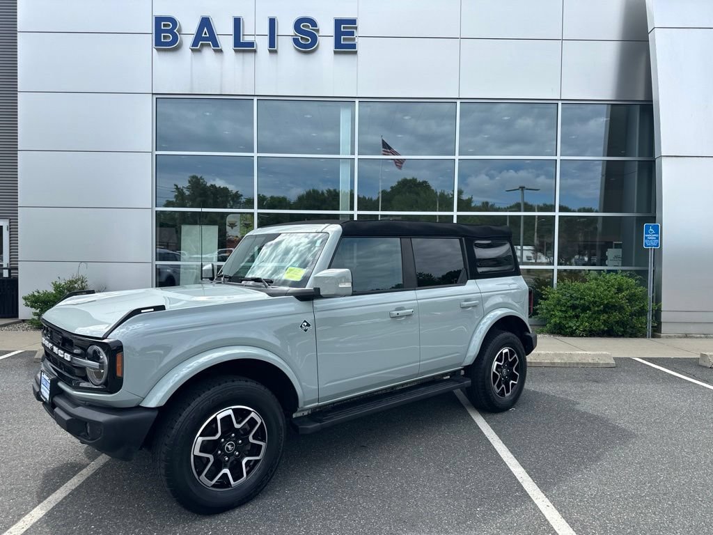 Used 2023 Ford Bronco Outer Banks AWD/4WD image 1