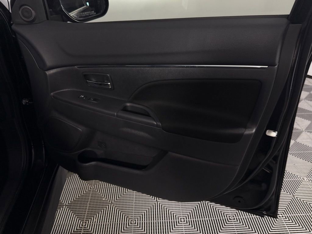 Used 2025 Mitsubishi Outlander Sport LE image 27
