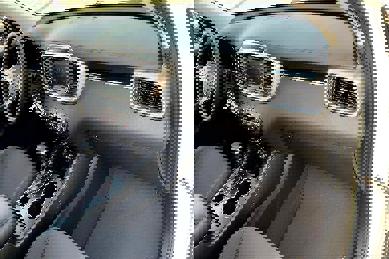 Used 2019 Kia Sorento LX image 17