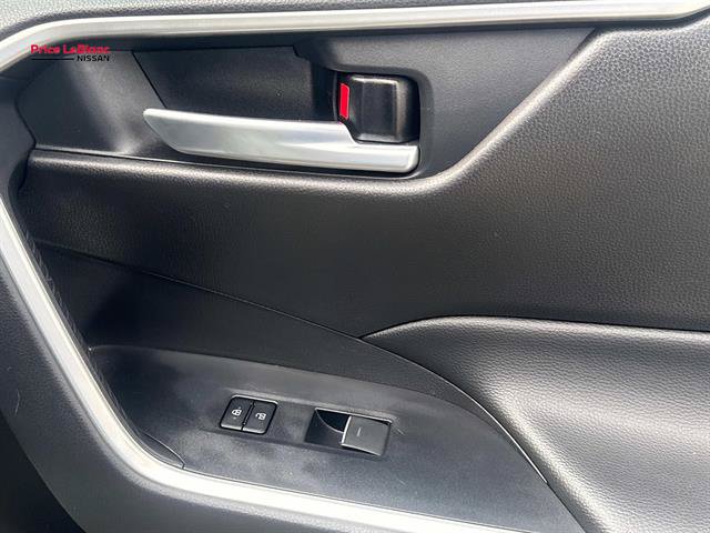 Used 2025 Toyota RAV4 XLE FWD image 14