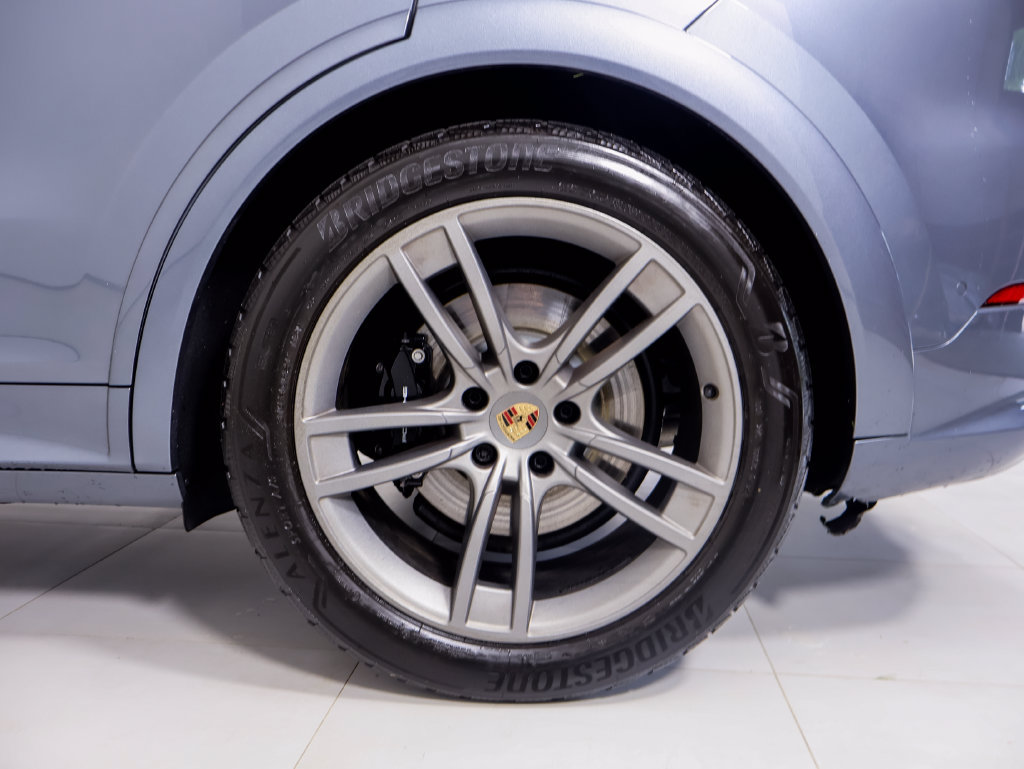 Certified 2026 Porsche Cayenne S AWD/4WD image 32