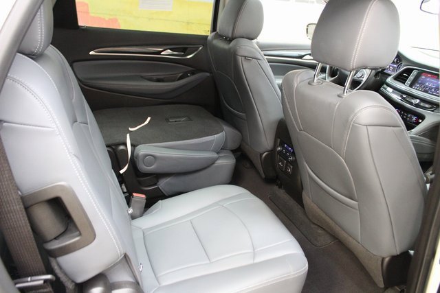 Used 2021 Buick Enclave Essence image 9