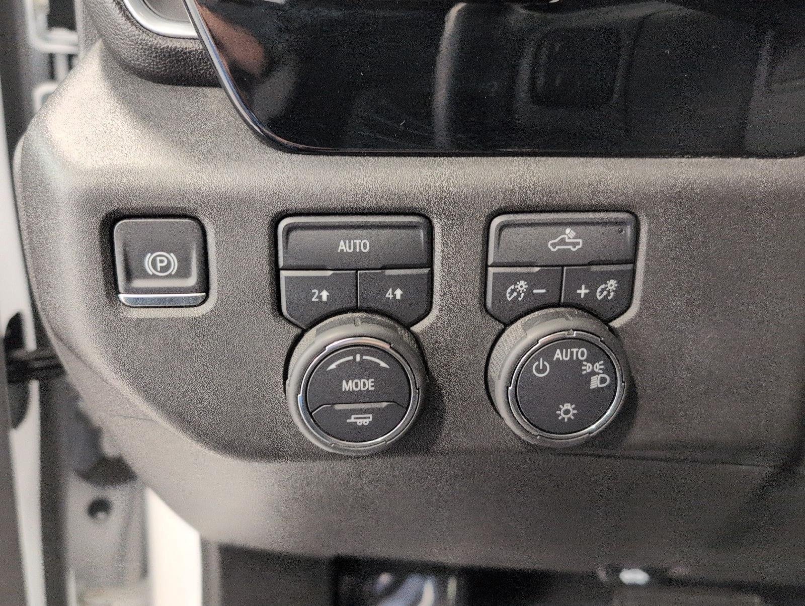 Used 2024 Chevrolet Silverado 1500 LT AWD/4WD image 11