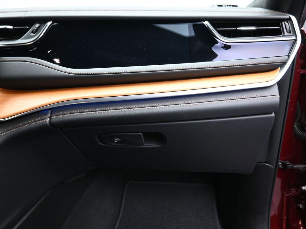 Used 2023 Jeep Grand Cherokee Summit image 30