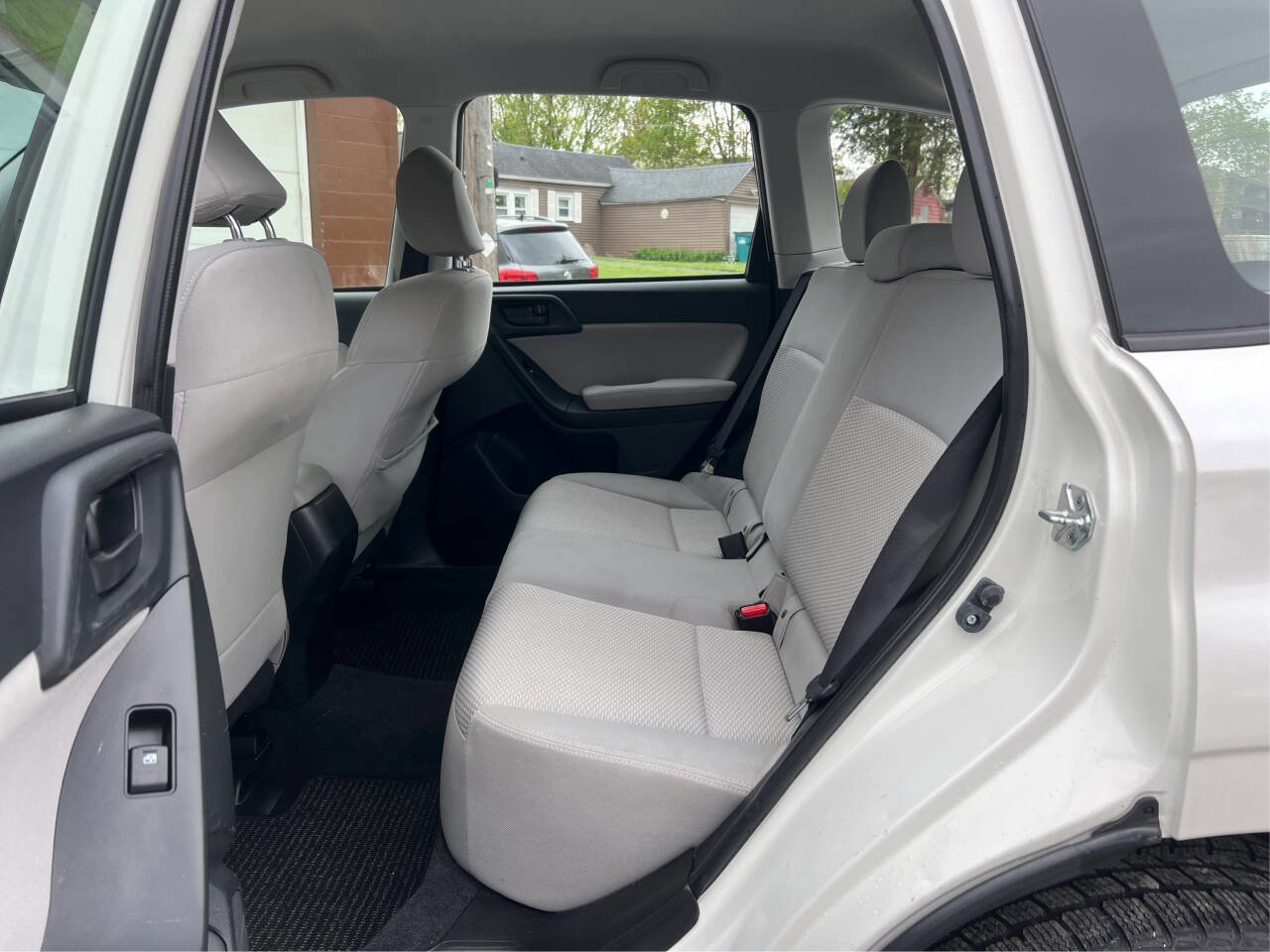 Used 2014 Subaru Forester 2.5i AWD/4WD image 10