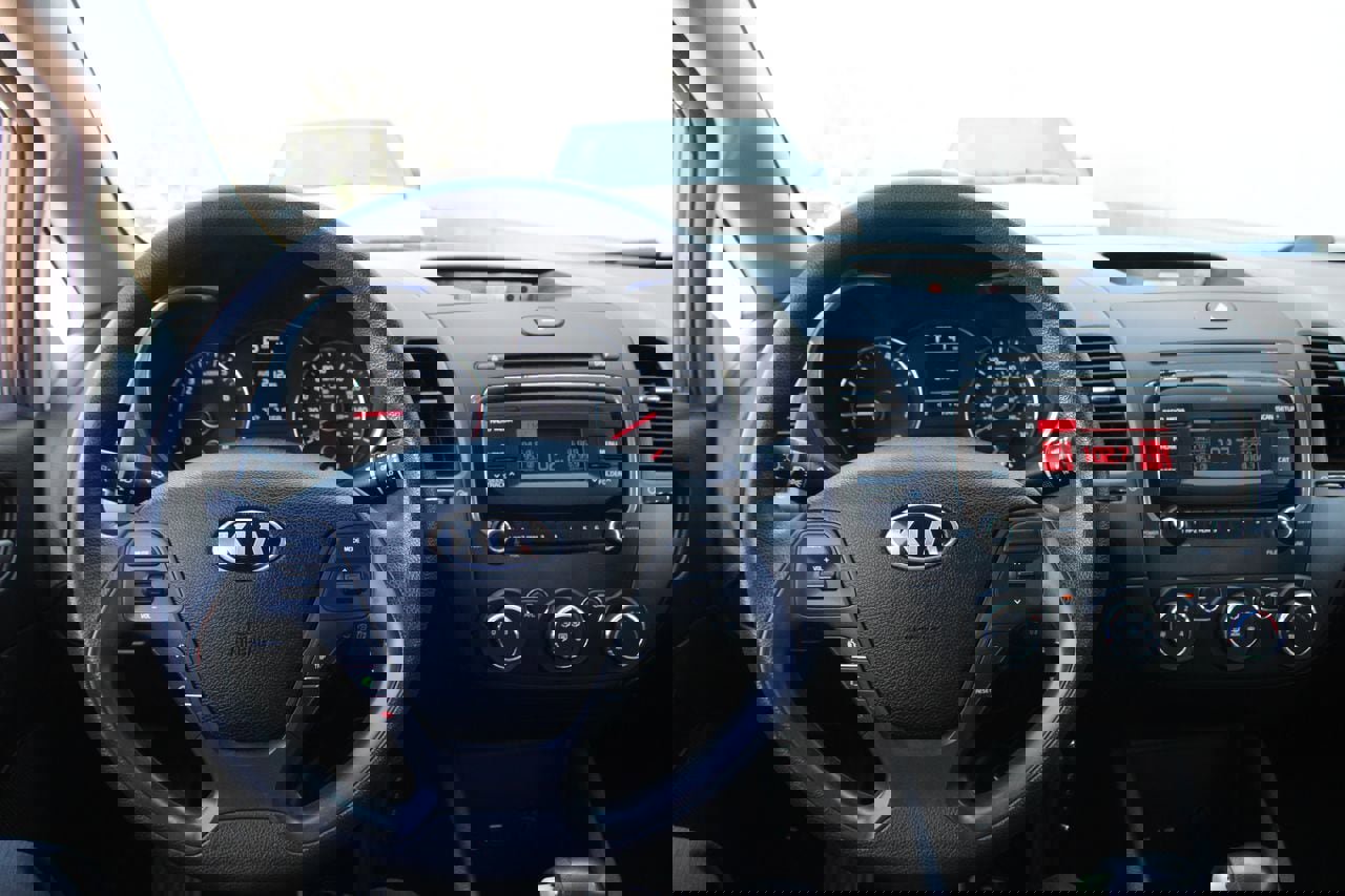 Used 2017 Kia Forte LX image 18