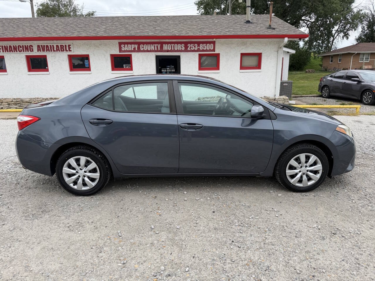 Used 2014 Toyota Corolla LE FWD image 2